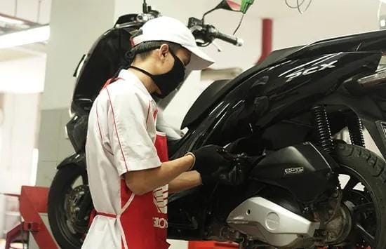 Ketahui 4 Efek Telat Ganti Oli Motor, Salah Satunya Mesin Bisa Cepat Panas