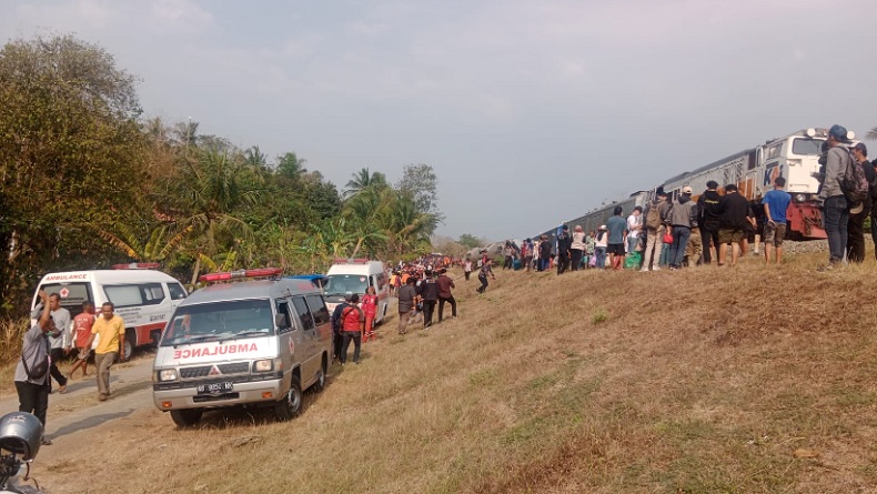 KAI Upayakan Evakuasi Rangkaian KA Argo Semeru-KA Argo Wilis di Kulonprogo Pascakecelakaan
