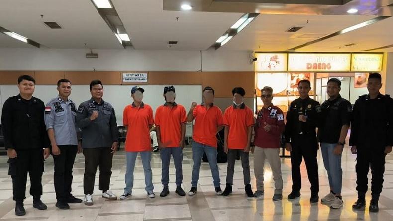 Imigrasi Makassar Deportasi 4 WNA Nepal, Berkeliaran saat Izin Tinggal Habis