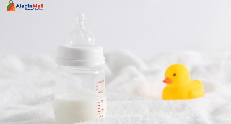 Jangan Asal Bilas Moms! Begini Cara Mencuci Botol Bayi yang Benar
