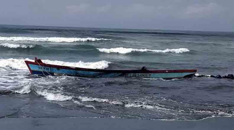 Kapal Compreng Terbalik di Perairan Cilacap, 1 ABK Tewas 2 Hilang
