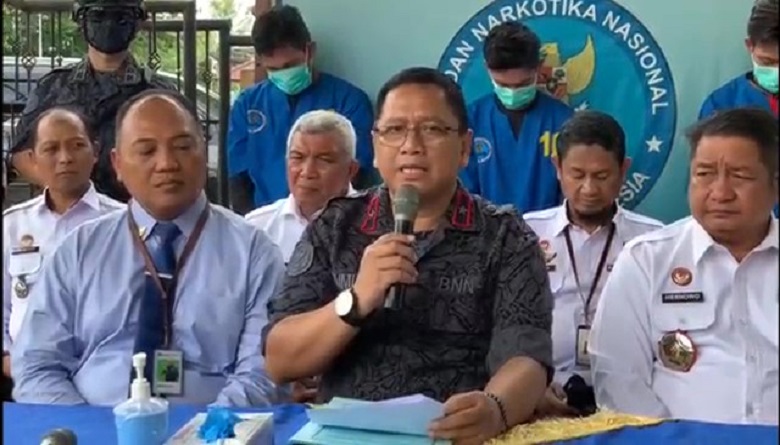 Kelabui Petugas Bandara Supadio Pontianak, Calon Penumpang Sembunyikan Sabu di Anus