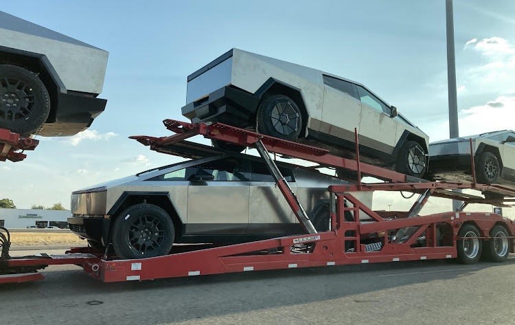 Tesla Cybertruck Dijual Kembali Spekulan, Harganya Tembus Rp5,4 Miliar