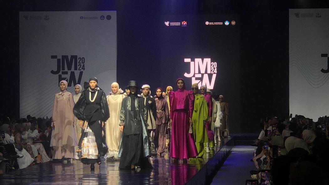 JMFW 2024 Resmi Digelar, Dibuka dengan Penampilan 9 Jenama Modest Fashion