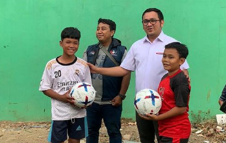 Effendi Syahputra Beri Bantuan Gawang Futsal ke Warga Grogol Selatan: Semoga Lahir Bibit Timnas Indonesia