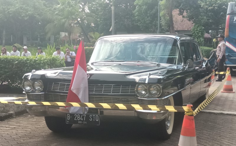 Intip Spesifikasi Cadillac Fleetwood 1964, Mobil Klasik yang Dipakai Ganjar-Mahfud Daftar ke KPU