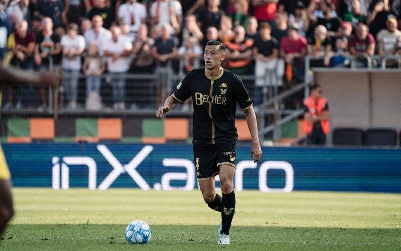 Jay Idzes Dicoret dari Skuad Venezia Vs Lazio di Serie A, Ini Biang Keladinya