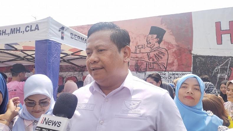 Caleg Partai Perindo Berman Nainggolan Bagikan 500 Paket Sembako Murah di Cakung