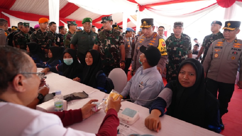 Tinjau Baksos Kesehatan Akabri 91, Jenderal Listyo Sigit: TNI-Polri Makin Dekat dengan Rakyat 