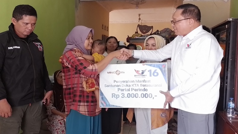 Dapat Klaim Asuransi dari Partai Perindo, Ahli Waris Korban Kecelakaan di Cianjur Terharu