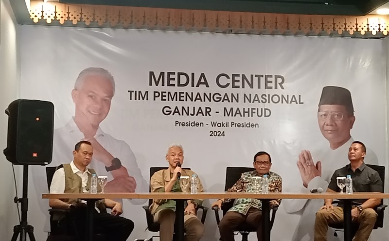 Kunjungi Media Center TPN GP, Ganjar Janji Hadirkan Wajah-Wajah Baru sebagai Jubir