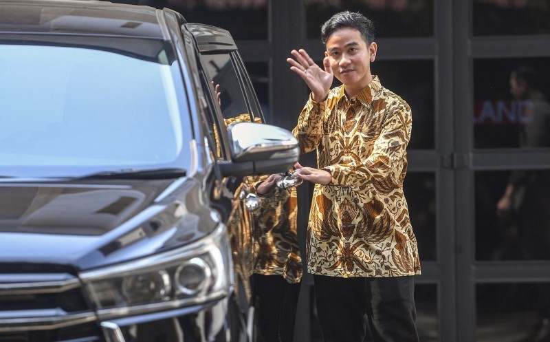 Gibran Tak Hadir saat Dideklarasikan Prabowo sebagai Cawapres, ke Mana?