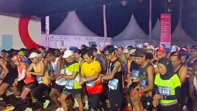 Race Day Jakarta Marathon 2023 Digelar, Para Pelari Padati Stadion Gelora Bung Karno