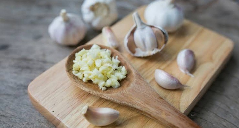 Selain Bisa Lezatkan Masakan, Ini Manfaat Penting Bawang Putih yang Belum Diketahui Orang!