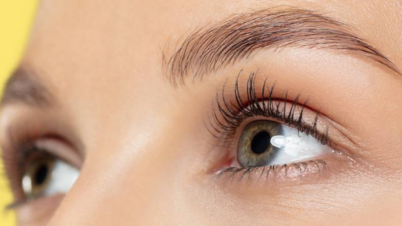 Arti Kedutan Mata Kanan Atas Menurut Medis, Yuk Cari Tahu!