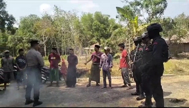 Cegah Bentrok Berdarah, Polisi Razia Celurit Jelang Pilkades Serentak di Bangkalan 