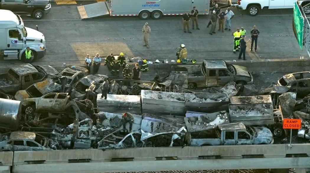 Horor! 158 Mobil Kecelakaan dan Hangus Terbakar gara-gara Kabut Besar di Jalan Tol, 7 Orang Tewas