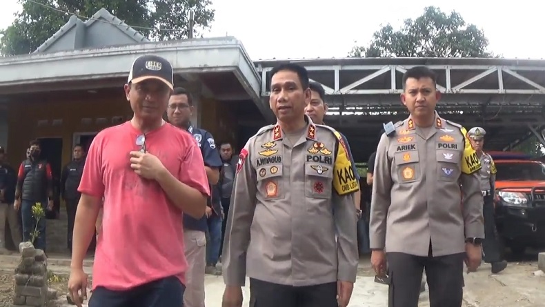 Kapolda Jabar Datang ke Olah TKP Pembunuhan Ibu dan Anak di Subang, Warga Bersorak