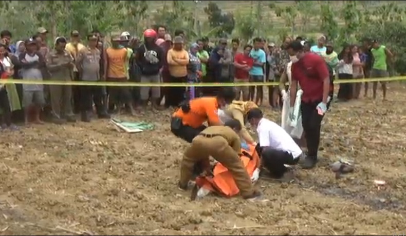 Perangkat Desa di Tuban Tewas Dibunuh OTK dengan Sadis, Ditabrak Mobil lalu Dibacok