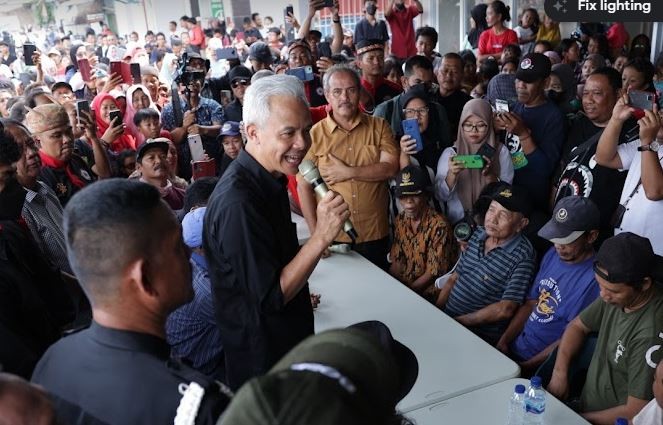 Ganjar Pranowo Dicurhati Emak-Emak Lampung soal Jamban Hingga Air Bersih