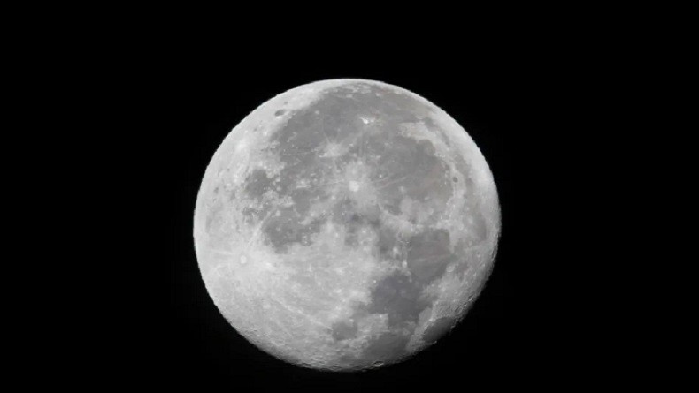 Usia Bulan Lebih Tua dari Perkiraan Sebelumnya, Ilmuwan Amati Formasi Kristal pada Sample