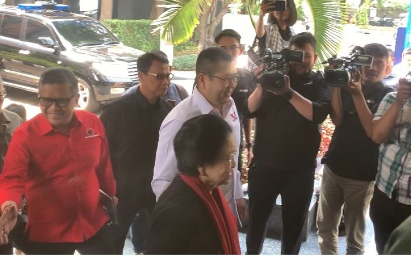 Rapat Rutin TPN GP, Hary Tanoesoedibjo Sambut Megawati