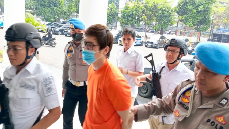 Polisi Bakal Periksa Kejiwaan Pria Berkacamata yang Aniaya Dokter Gigi di Bandung