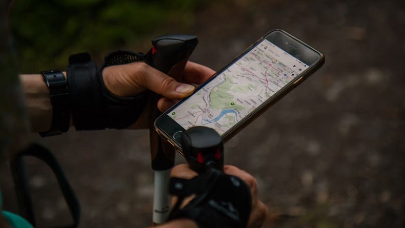 Kompak, Apple dan Google Matikan Peta Lalu Lintas Israel dan Gaza