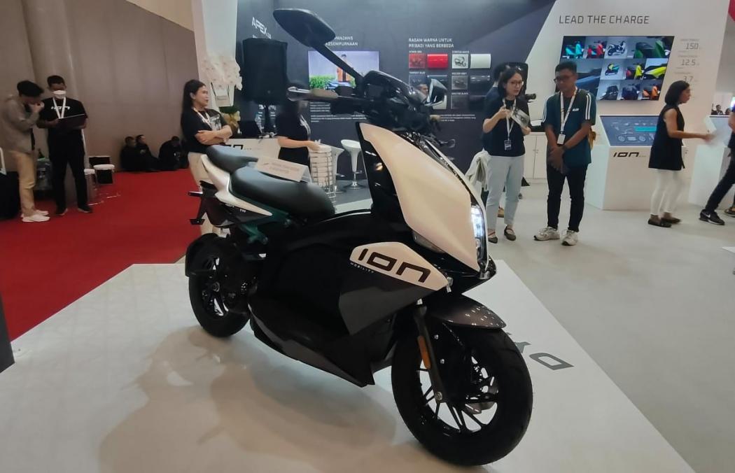 Ion Mobility dan TVS Pamer Dynamo di IMOS+ 2023, Skuter Listrik Bergaya Sport