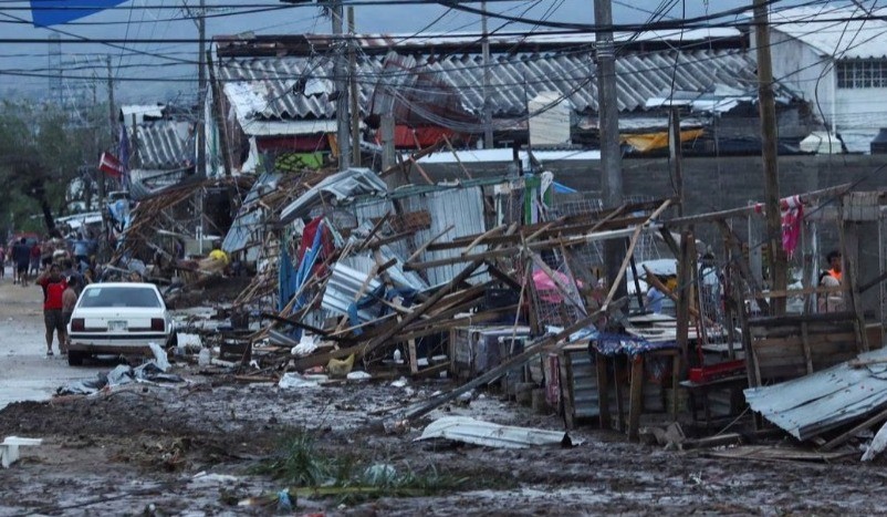 Badai Otis Terjang Meksiko, Kemlu Pastikan Tak Ada WNI Terdampak