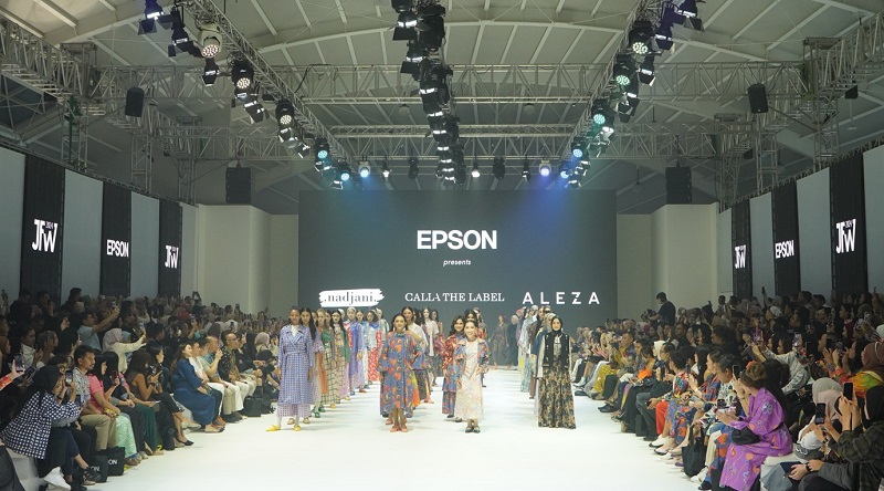 Promosikan Pencetakan Ramah Lingkungan, Epson Gandeng Desainer Indonesia di JFW 2023