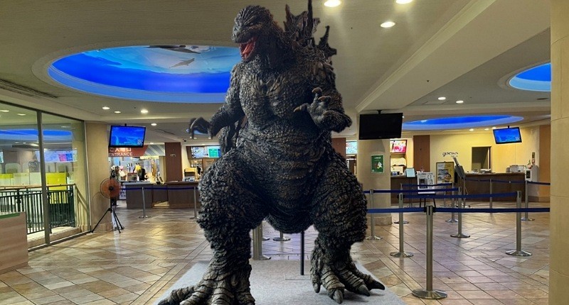 Menjajal Sensasi Berendam Air Panas di Jepang, Unik Ada Godzillanya