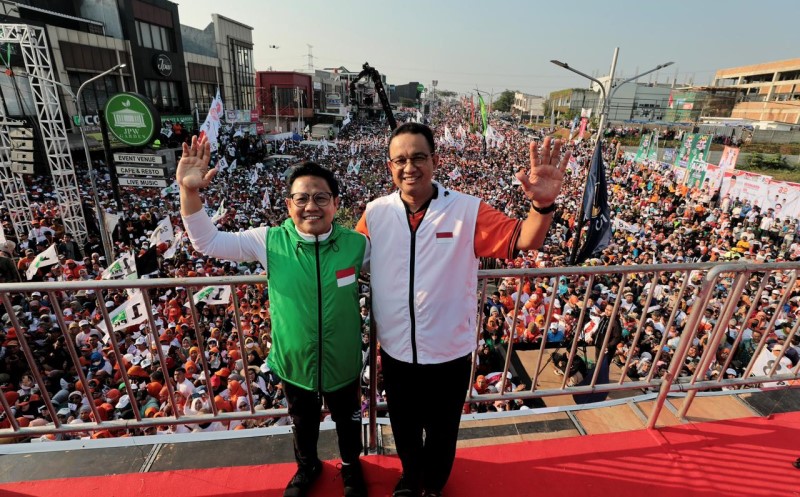 Anies-Cak Imin Senam dan Jalan Bareng Warga Depok, Singgung Nepotisme