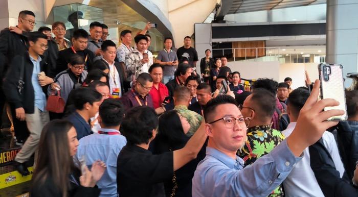 Ketum Perindo Hary Tanoe Jadi Buruan Swafoto saat Jadi Pembicara di Future Heroes   