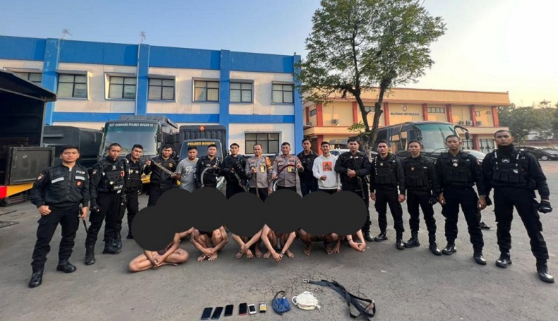 Polisi Tangkap 10 Gengster di Cibinong, Sempat Acungkan Sajam ke Petugas