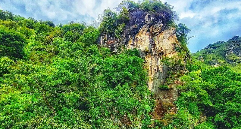 5 Surga Tersembunyi di Sumatera Utara, Unik Ada Batu Gantung Mirip Tubuh Perempuan!
