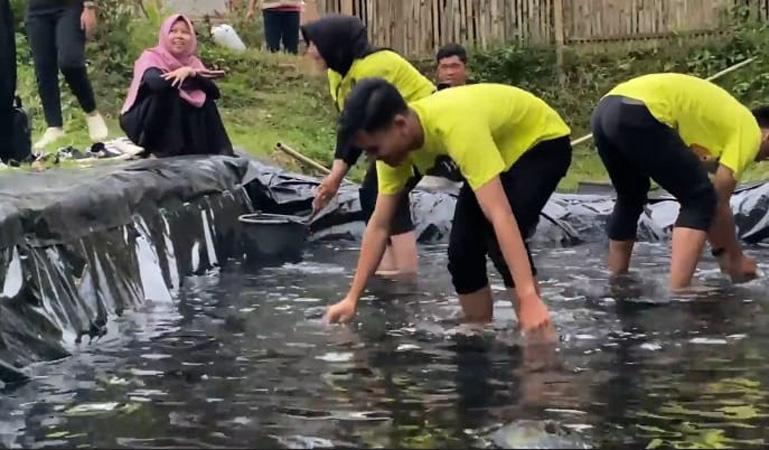 Sensasi Eduwisata Kampung Gagot Banjarnegara, Serunya Menangkap Ikan hingga Berburu Hama 