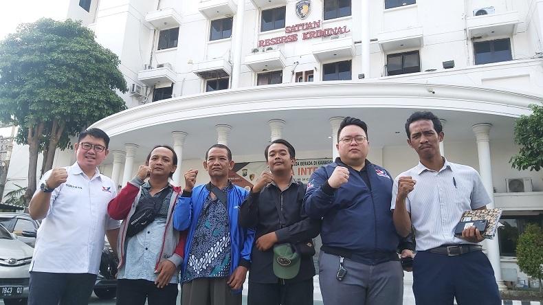 Bacaleg Perindo Dampingi Korban Penganiayaan Jalani Pemeriksaan di Mapolrestabes Surabaya