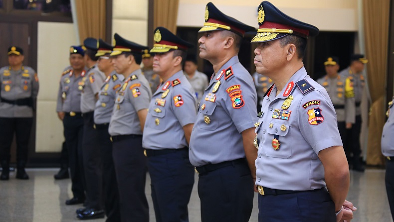 Kapolri Pimpin Upacara Kenaikan Pangkat 14 Perwira Tinggi, Ada Dankorbrimob