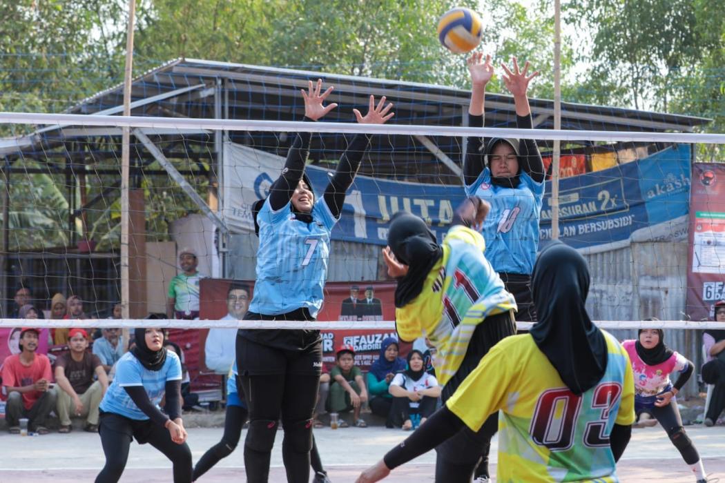 Cegah Stroke, Relawan Ganjar Bikin Turnamen Voli Khusus Emak-Emak