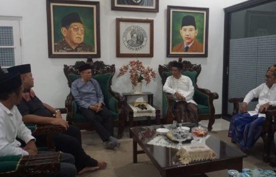 Kunjungi Ponpes Tebuireng, TGB Sebut Ganjar-Mahfud Fokus Generasi Z dari Pesantren