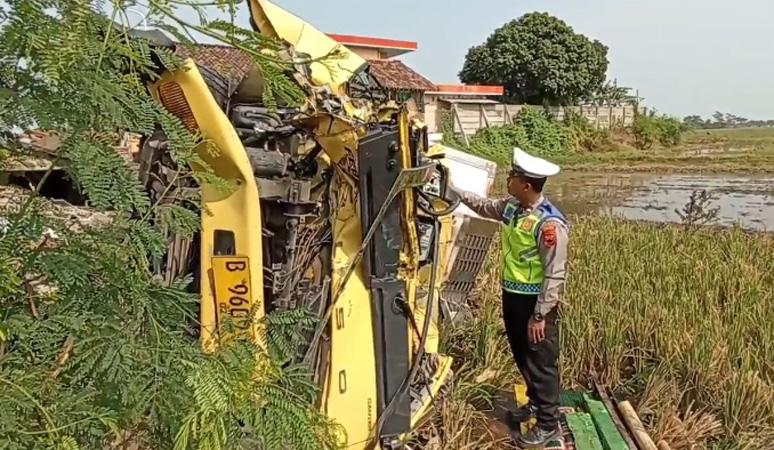 Kecelakaan Maut Truk Tabrak Warung di Jalan Lingkar Weleri Kendal, 2 Orang Tewas