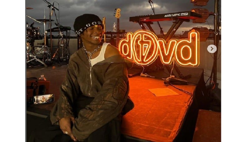 Lirik Lagu Romantic Homicide dan Terjemahan, Sakitnya Dicampakkan!