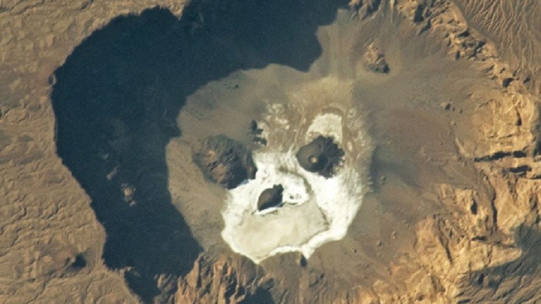 Astronot Abadikan Foto Tak Biasa dari Luar Angkasa: Ada Penampakan Aneh Berbentuk Tengkorak