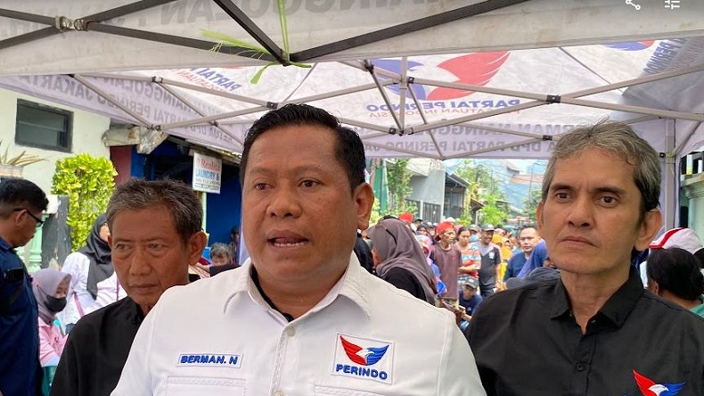Caleg Partai Perindo Berman Nainggolan Gelar Bazar Sembako Murah di Jaktim