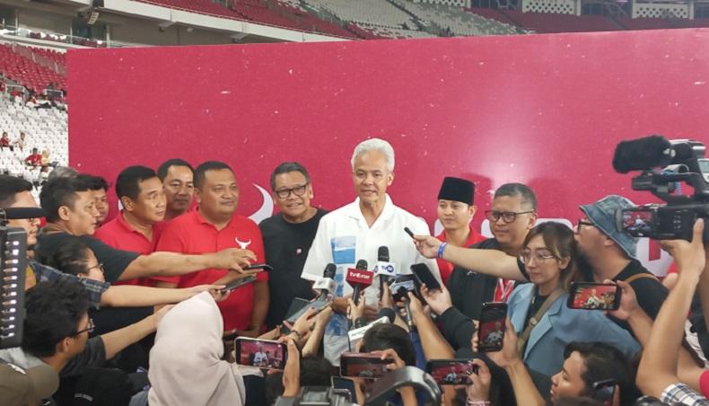 Ganjar Nonton Liga Kampung Soekarno Cup, Singgung Wasit Harus Netral