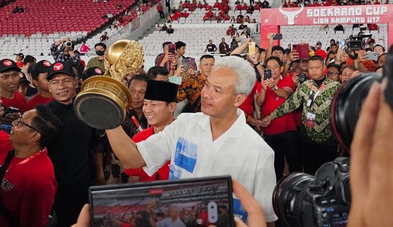 Ganjar Berikan Piala Soekarno Cup ke Tim Bali: Kita Harap Hasilkan Atlet yang Hebat