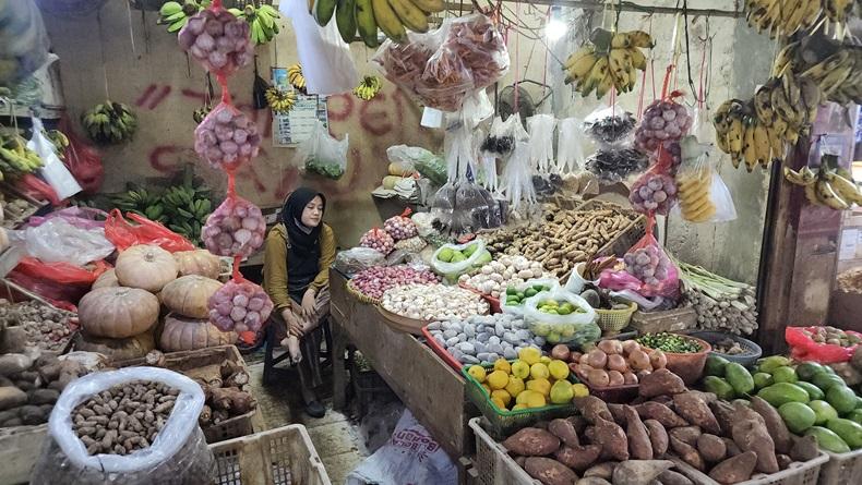Harga Sayuran hingga Bumbu Dapur Melesat, Keuntungan Pedagang Turun 50 Persen