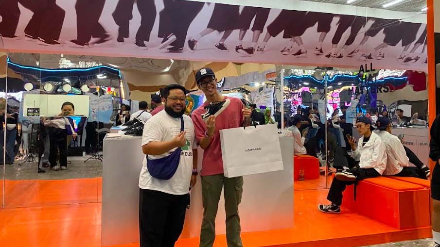 Suka Koleksi Sneakers, Alam Ganjar Belanja Kepincut Sepatu Produk Lokal di USS 