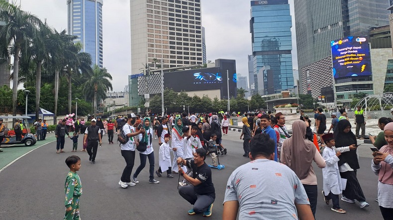 Aksi Bela Palestina, Massa Berbaur dengan Warga Lain di CFD